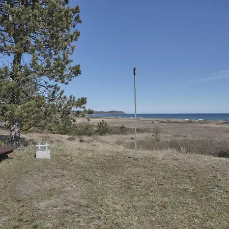 Older With Sea View Close To A Dom wakacyjny