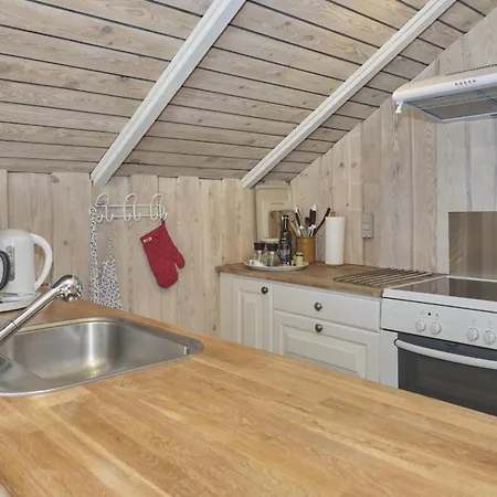 Dom wakacyjny Older With Sea View Close To A